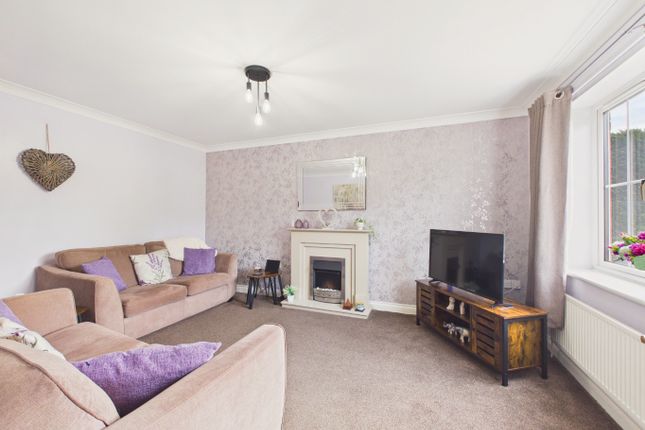 37 Riverbank Rise, Barton-Upon-Humber, Lincolnshire photo 3
