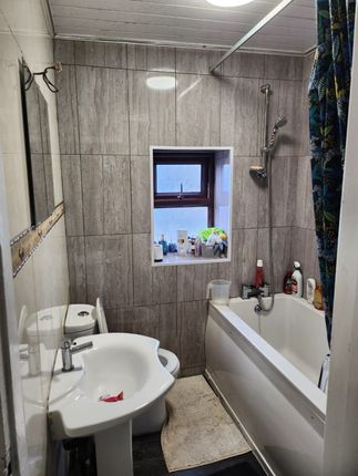 336 Harewood Street, Bradford photo 5