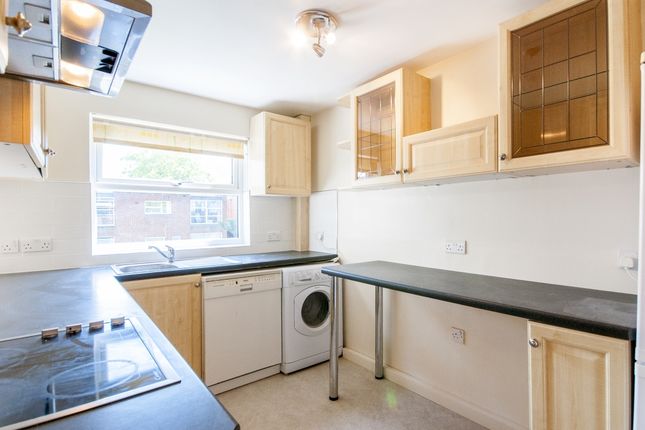 Thumbnail Flat to rent in Russell Court, Oxford
