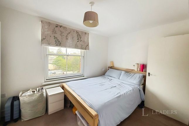 Flat 3, Eclipse House, 26, West Hill, Surrey photo 5