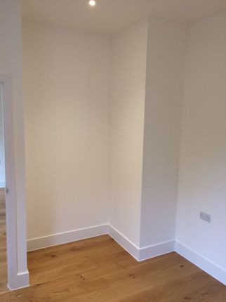 Flat for sale in One Bedroom Flat, Scarbrook Road, Croydon