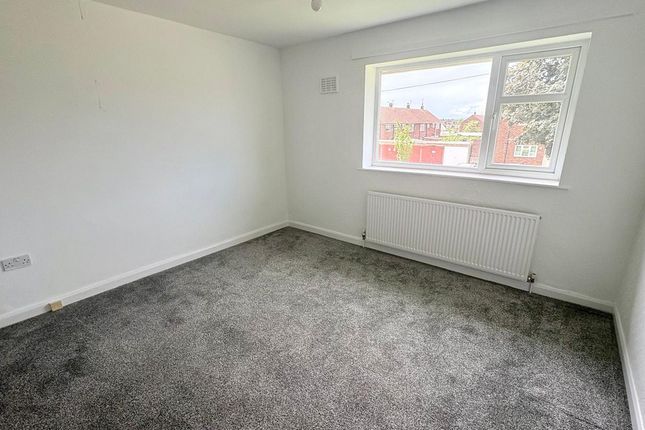 2, Dovedale Avenue, Eastham photo 5