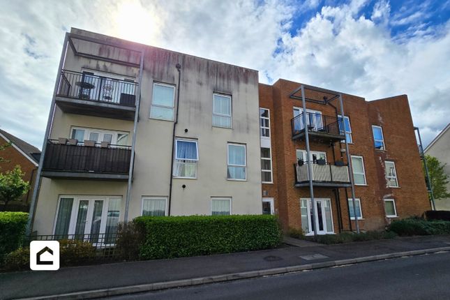 2-bed flat on Flat 11, Buckland House, 18 The Moors, Redhill, £275,000