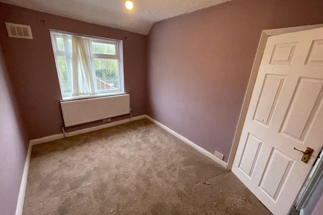 132, Wychbold Crescent, Birmingham photo 5