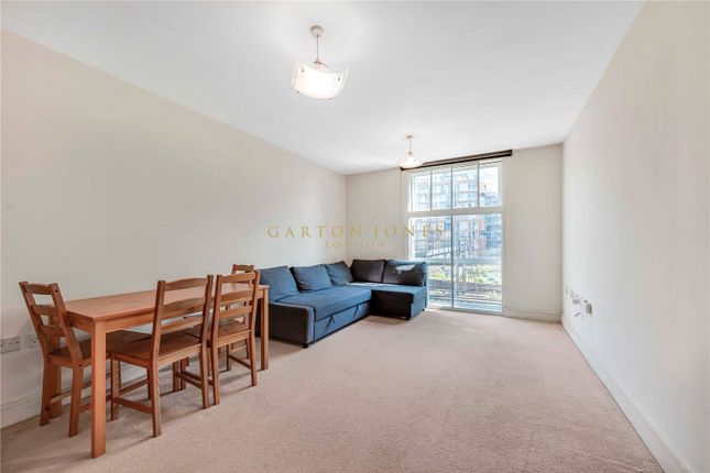 Flat to rent in Warwick Building, 366 Queenstown Road, London