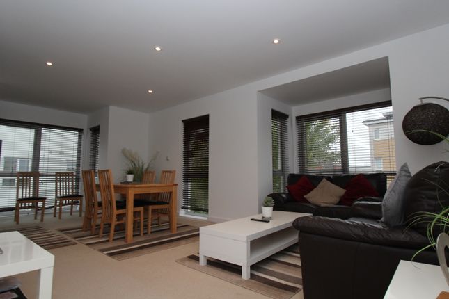Gweal Avenue, Reading photo 2