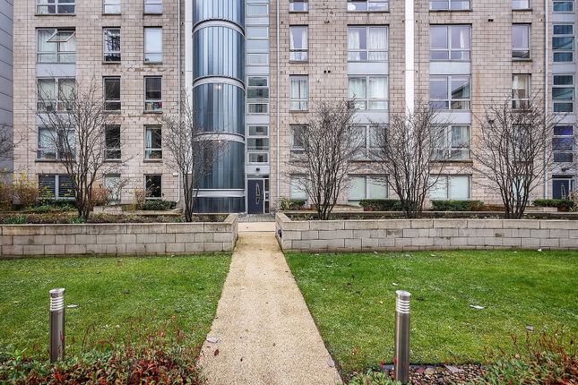 Thumbnail Flat to rent in Gardners Crescent, Central, Edinburgh