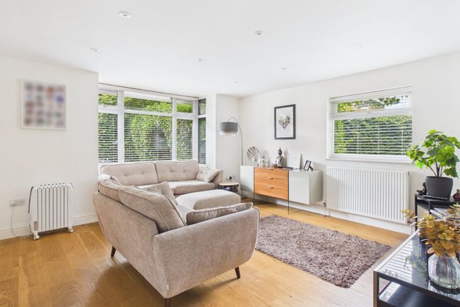 73, Wattleton Road, Buckinghamshire photo 2