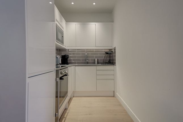 Apt 15, 77 Aldenham Road, Bushey photo 3