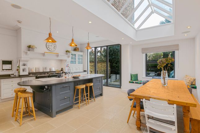 73, Drakefield Road, London photo 4