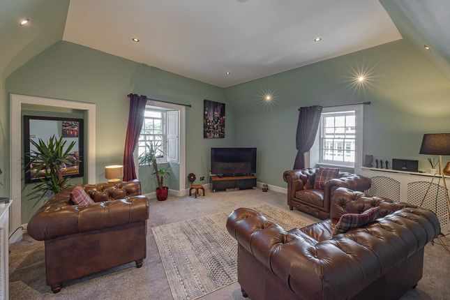 Second Floor Flat, West Port House, Preston Road, LINLITHGOW photo 2