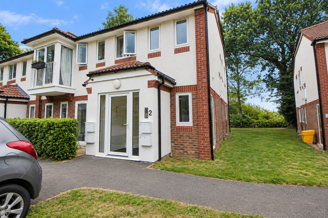 1-bed flat on Flat D, 2, The Spinney, Waterlooville, £165,000