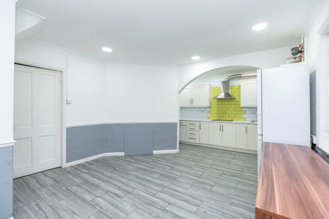 8, Woodthorpe Avenue, Boston photo 3