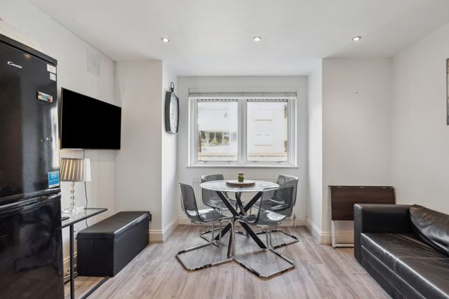 Flat to rent in Great Western Road, Kensal Town