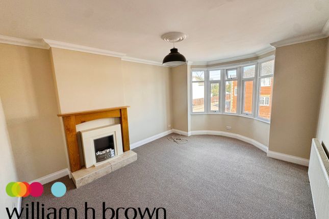 72a, Woodberry Way, WALTON ON THE NAZE photo 2