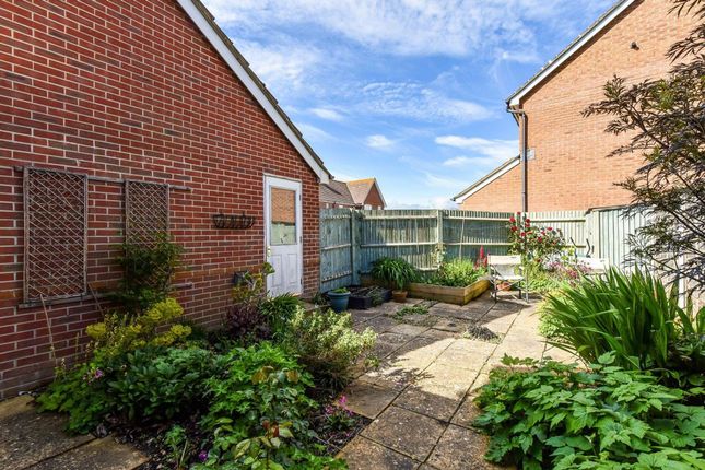35 Tide Way, Chichester photo 4