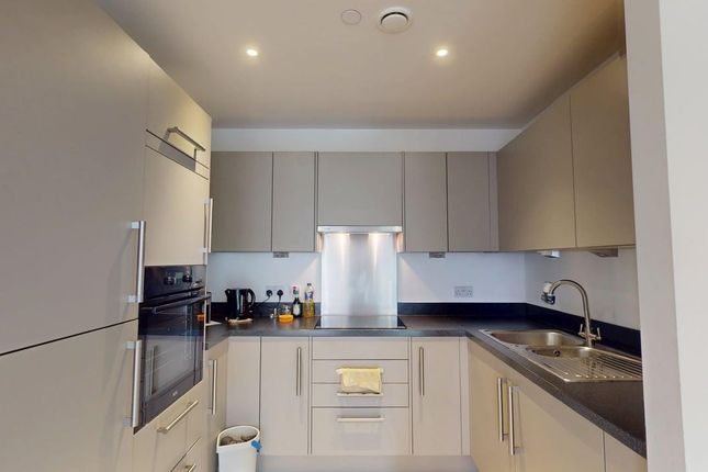 Flat 27, 17, Bessemer Place, London photo 5