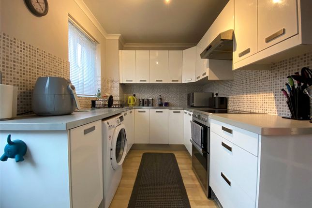 4, Perrys Lea, Bristol photo 2