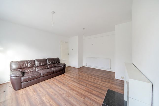 10, Malmesbury Close, Pinner photo 3