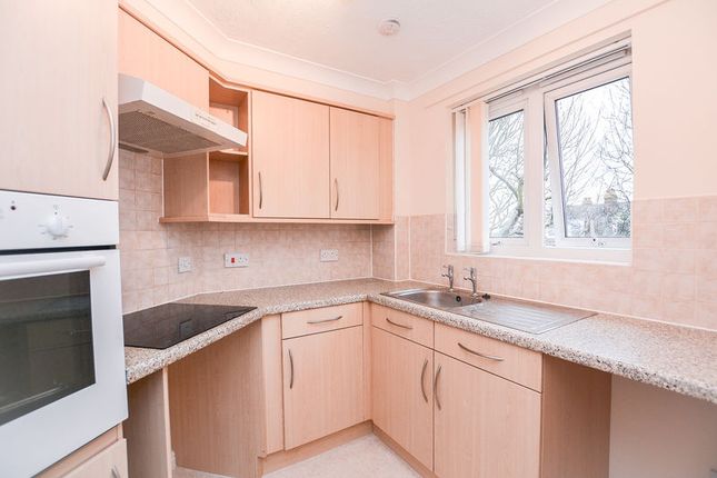 Flat 85, Montague Court, Hamlet Court Road, Westcliff-On-Sea photo 3