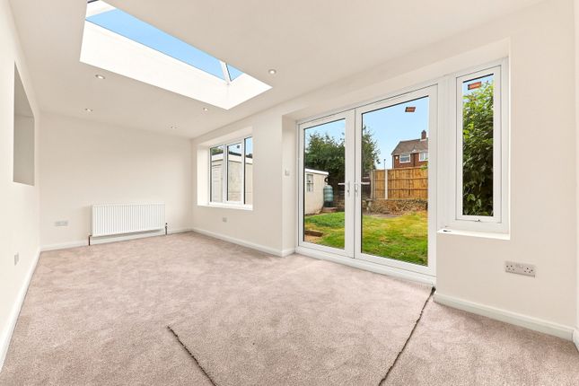 13, Burnham Road, Leeds photo 3