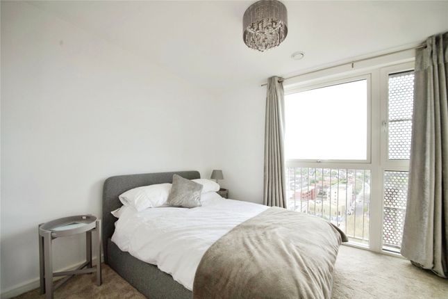 Flat for sale in Alma Road, Enfield, Middlesex