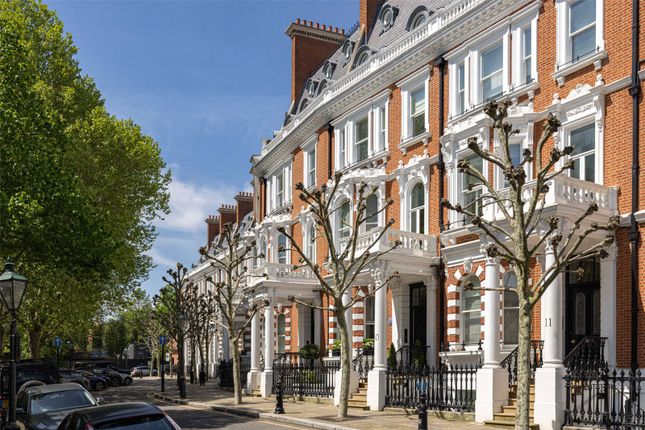 Thumbnail Flat for sale in Observatory Gardens, London