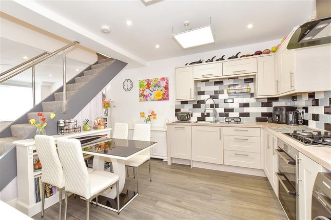 Kitchen/ Dining Area