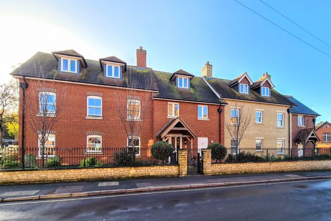 Thumbnail Flat for sale in Church Street, Wantage