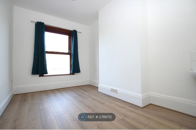 St Georges Avenue, Sheerness photo 4