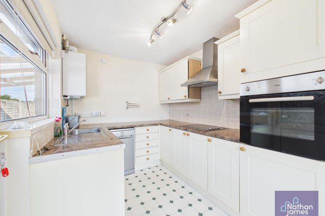 2, Hawthorne Close, Undy photo 3