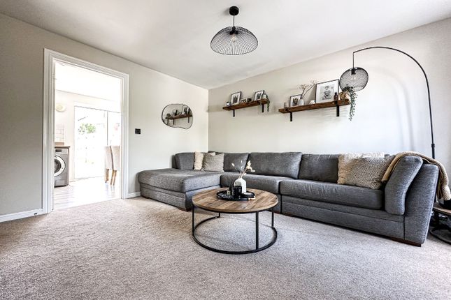 23 Hardys Close, Bathpool, Somerset photo 3