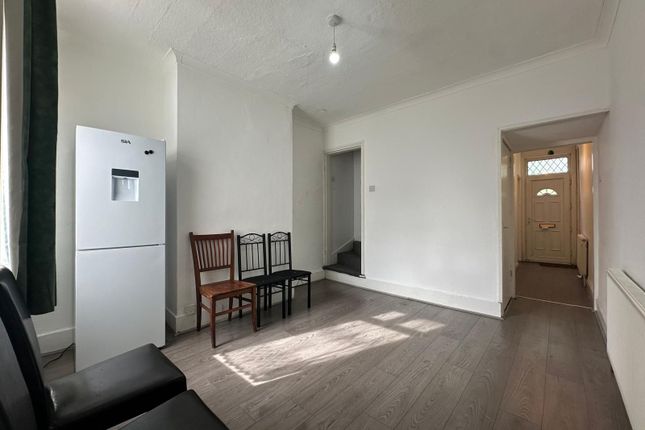 11 Hughenden Drive, Leicester photo 4
