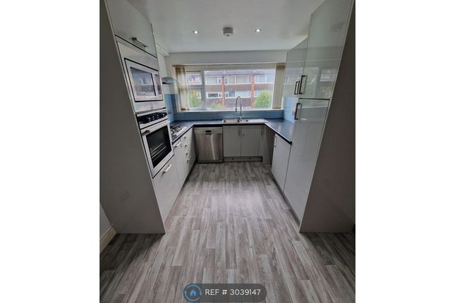 Baslow Drive, Heald Green, Cheadle photo 4