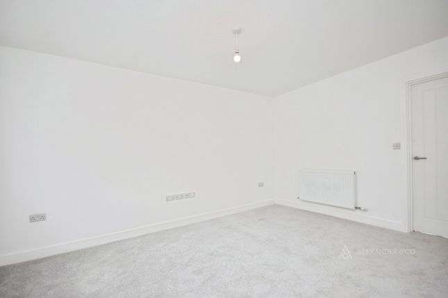 8, Francis Avenue, Buckinghamshire photo 5