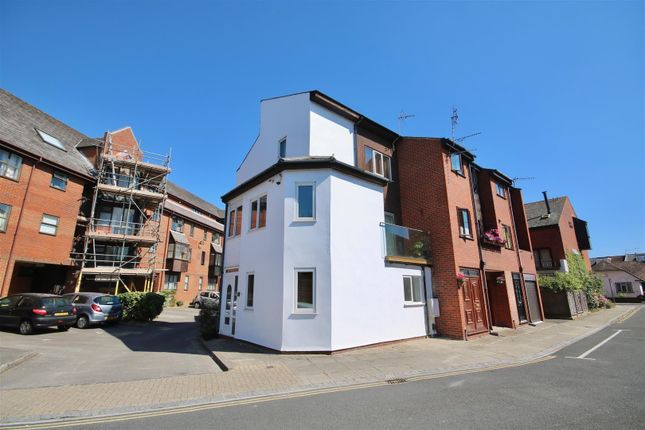 Thumbnail Town house for sale in Onslow Road, Southsea