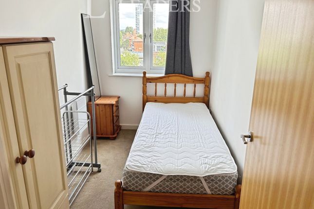 Flat 146, The Round House,, Gunwharf Quays, Hampshire photo 3