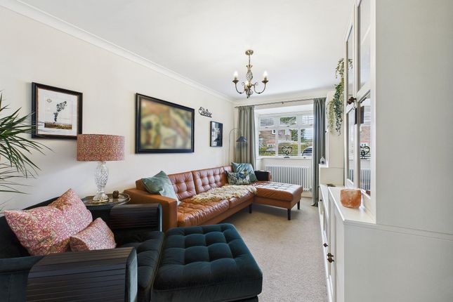 8, Wesley Gardens, Consett photo 3