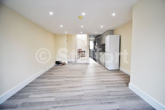 Thumbnail Flat to rent in Lordship Road, London