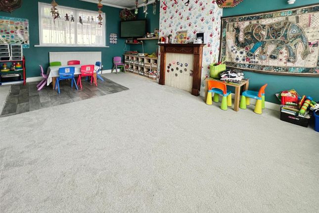 36, Grovelands, Bradford photo 2
