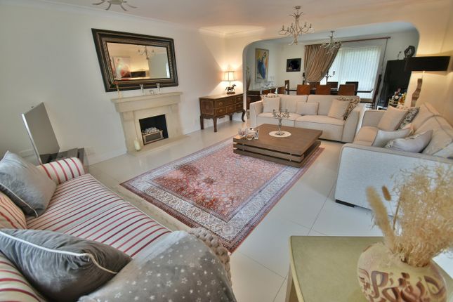 4 The Oaks, Brickyard Lane, Ferndown photo 4