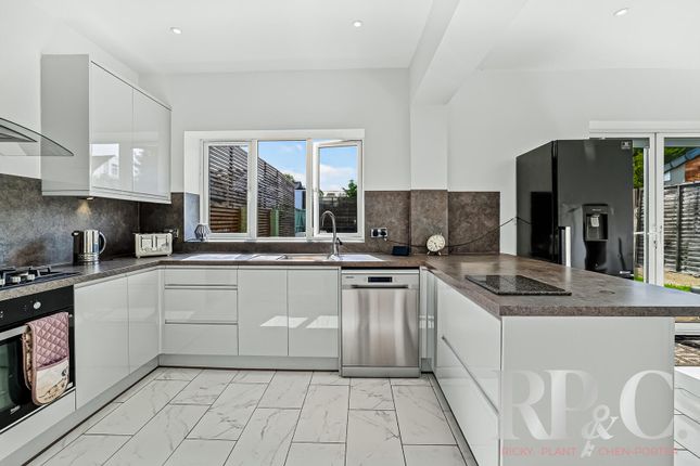 11, Olivia Drive, Leigh-On-Sea photo 3