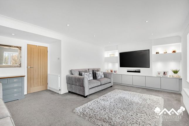 5, Earls Drive, Darwen photo 3