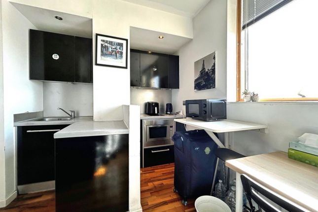 98, West Point, Wellington Street, Leeds photo 3