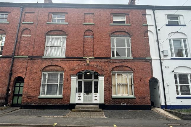 Flat to rent in Willow Street, Oswestry