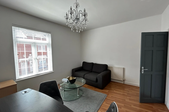 Thumbnail Flat to rent in Egginton Street, Leicester