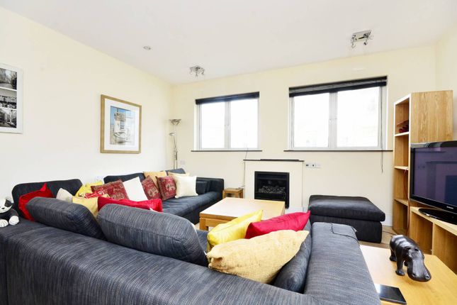 Thumbnail Flat to rent in Point Pleasant, Wandsworth, London