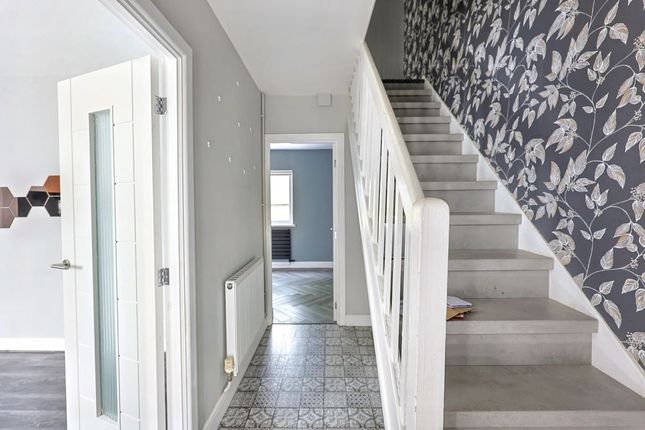 5, Brookfield Avenue, Tredegar photo 2