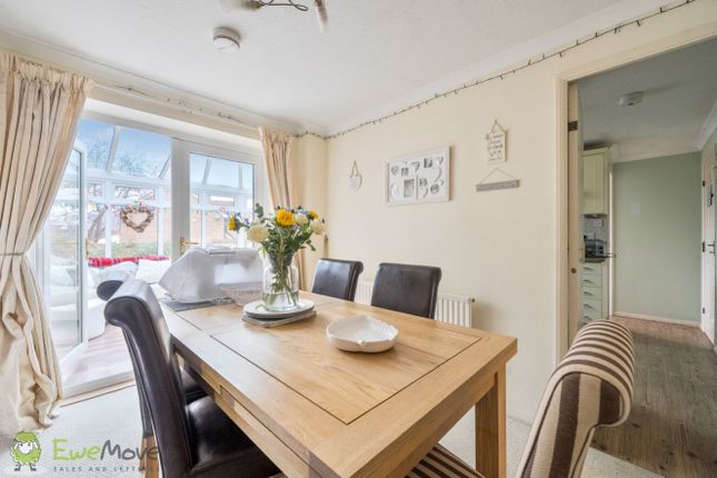 55, Hawkley Drive, Tadley photo 4