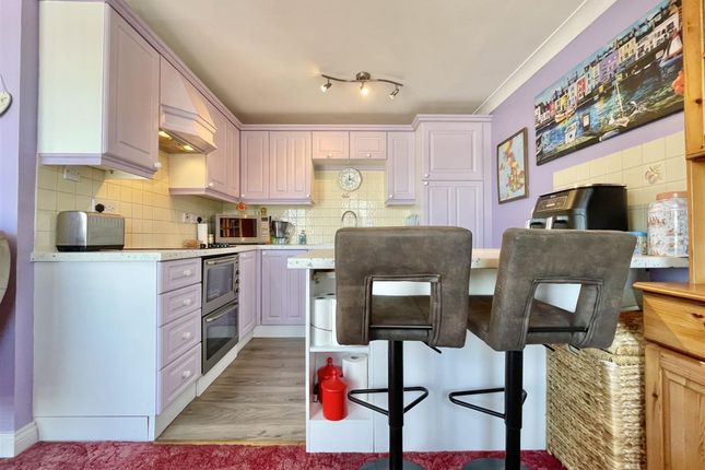 Flat 12, Quayside Court, Weymouth photo 4